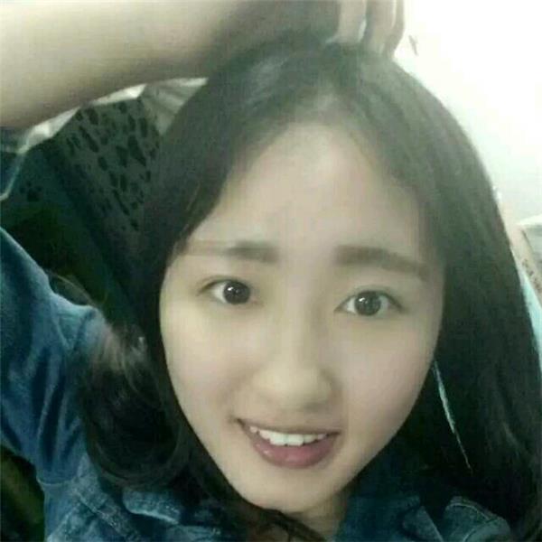 24岁嫩嫩的小美女